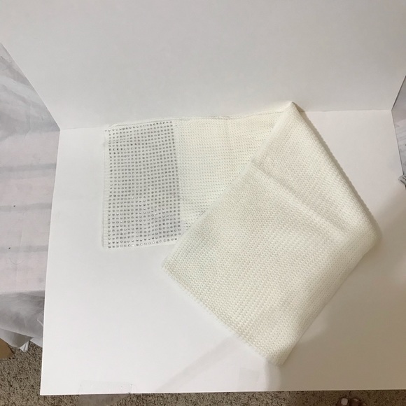 Calvin Klein
One Size Scarf - Picture 8 of 13